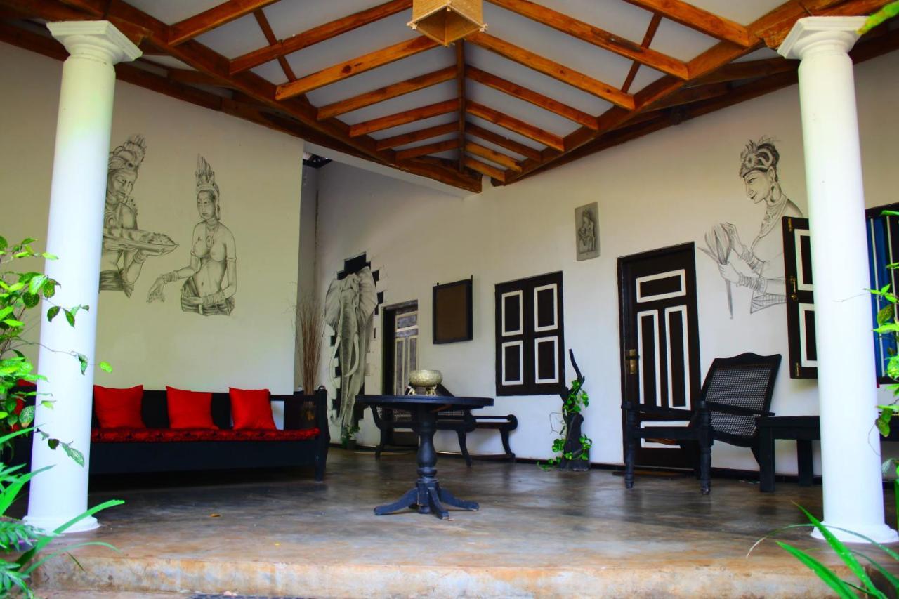 The Courtyard Villa Sigirîya Extérieur photo